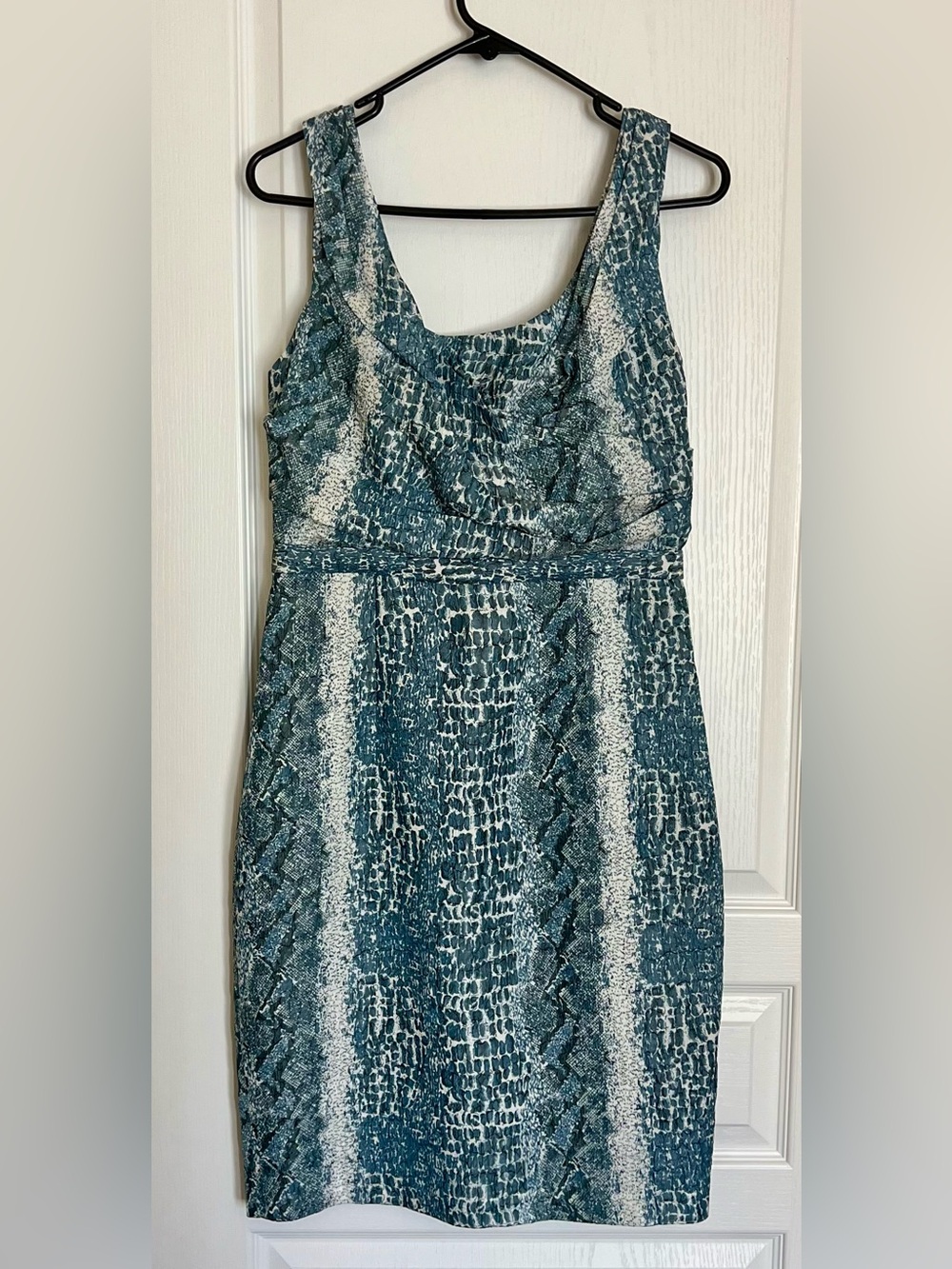 Tahari Blue Teal and White Snakeskin Animal Print Sleeveless Sheath Dress